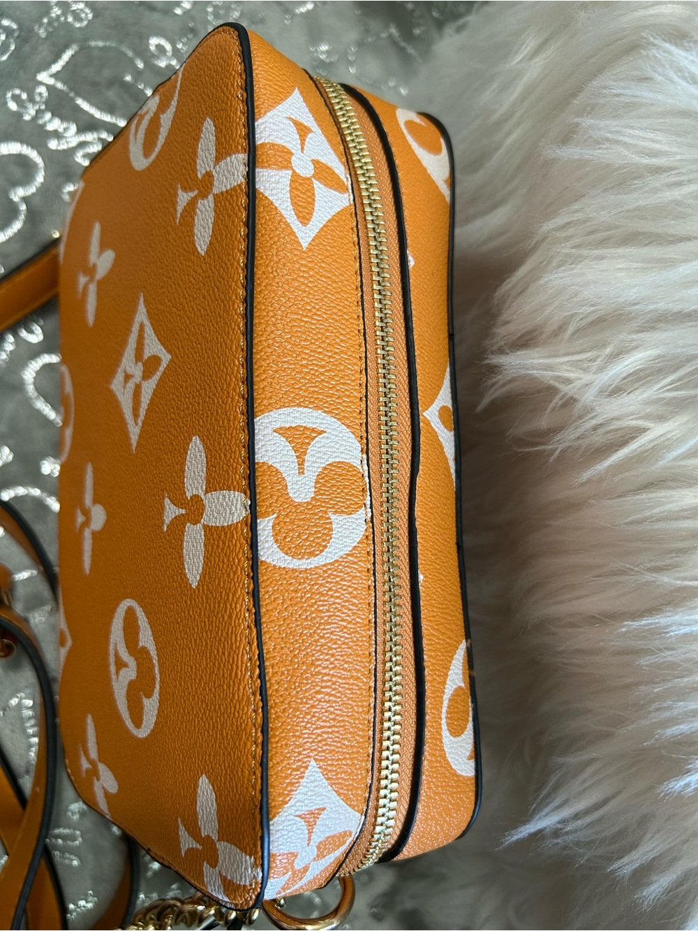 NWT Classic Fashion Monogram Crossbody wi/Gold Chain & Matching Wallet, Orange - Picture 5 of 11